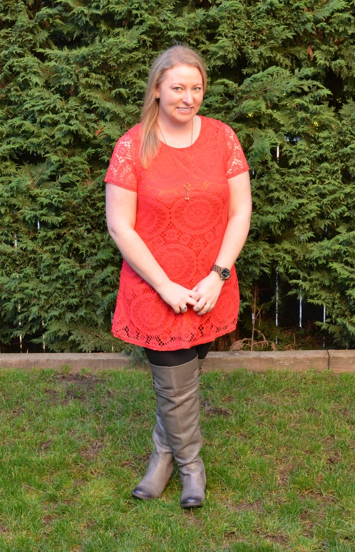 Outfit with leggings, Tunic and JORD Watch