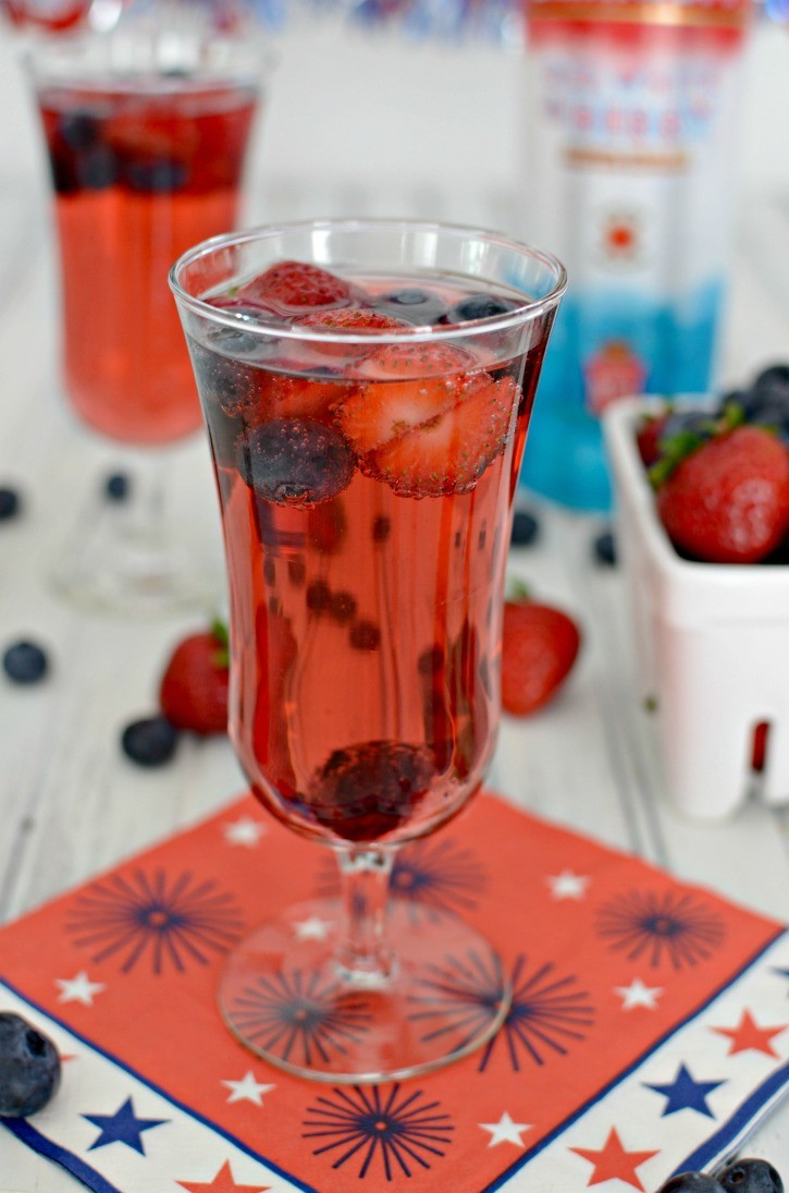 Red, White, and Berry Sparkling Cocktail - Simply Darrling