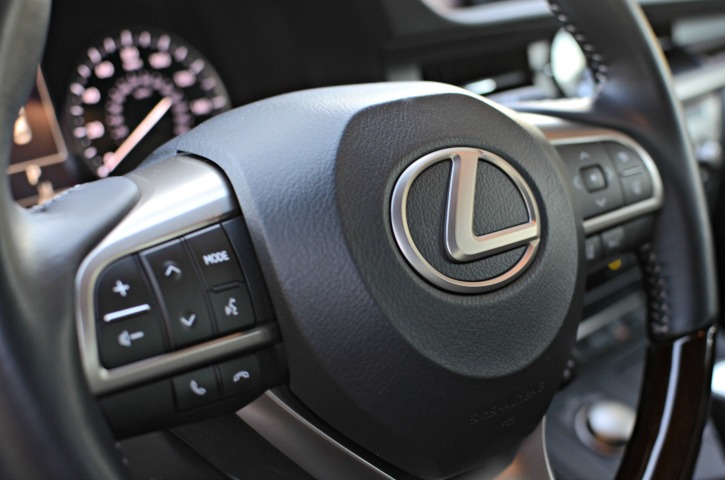 2016 Lexus ES300h Hybrid