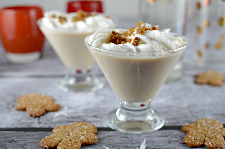 Gingerbread Martini - A Christmas Cocktail Recipe