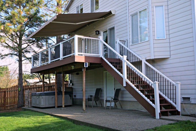 Trex Deck and Sunsetter Awning 
