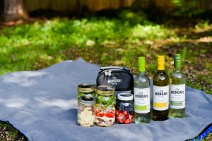 Jar Salads for a backyard picnic